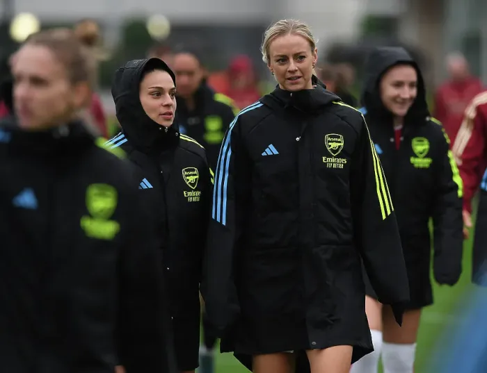 Framed Print : Arsenal Women's Team 2023-24: Gio Queiroz and Amanda Ilestedt Lead the Squad