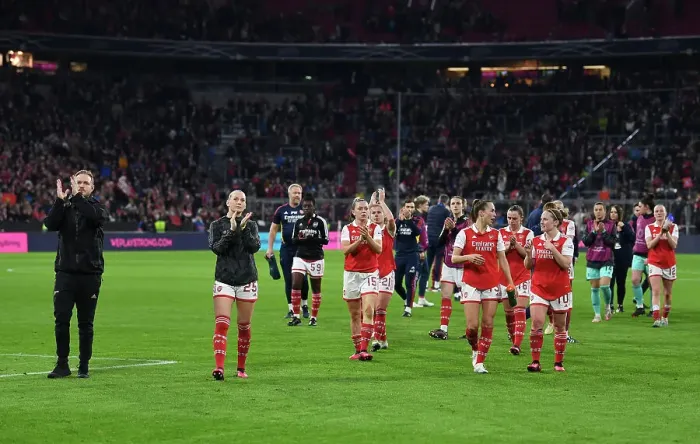 Framed Print : Arsenal Women's Team Advance to Semis after Exciting Quarter-Final Clash with FC Bayern Munchen