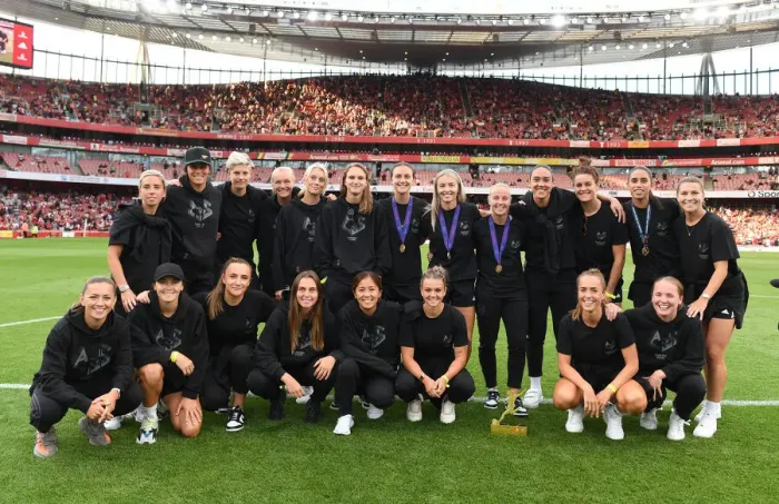 Framed Print : Arsenal Women's Team Half Time Gathering at Emirates Stadium during Arsenal v Fulham Match, 2022-23