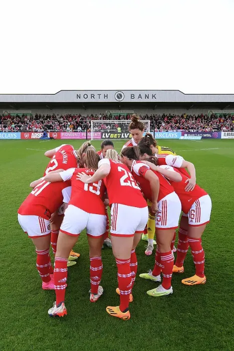 Framed Print : Arsenal Women's Team Huddle Before Kick-off Against Leicester City (FA Women's Super League, 2022-23)