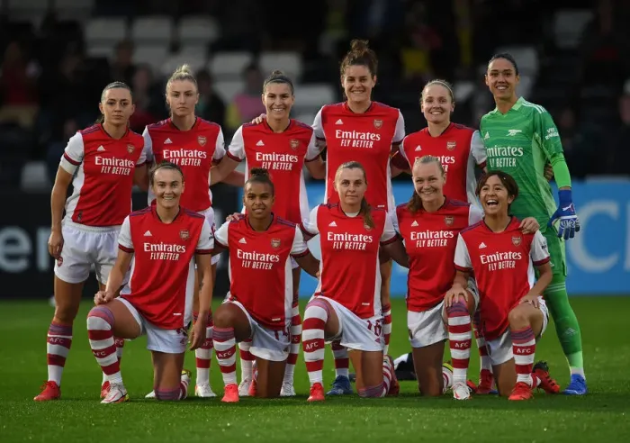 Framed Print : Arsenal Women's Team Huddle: Pre-Match Focus against Slavia Prague - UEFA Women's Champions League 2021-22 Framed Print : Arsenal Women's Team Huddle: Pre-Match Focus against Slavia Prague - UEFA Women's Champions League 2021-22