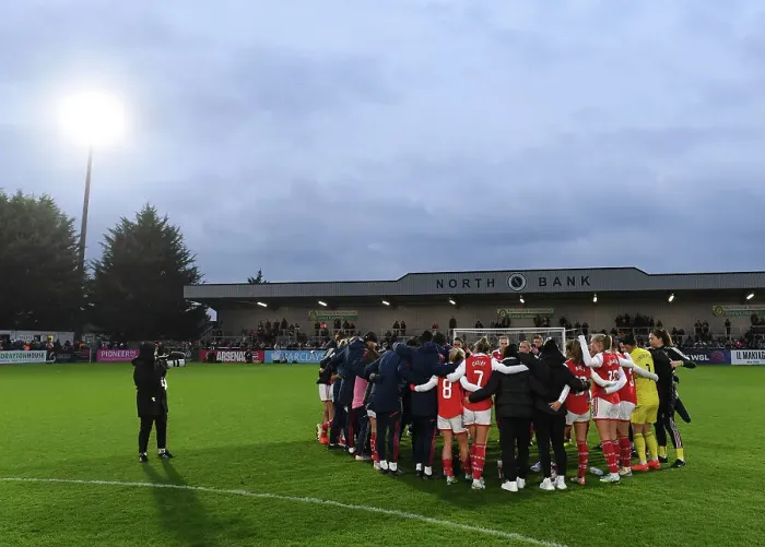 Framed Print : Arsenal Women's Team Huddle after Victory over Everton in FA WSL (December 2022)