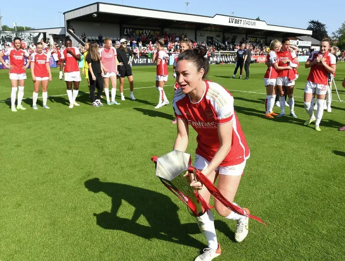 Framed Print : Arsenal Women's Team: Jodie Taylor Lifts the Conti Cup Trophy after Victory over Aston Villa Framed Print : Arsenal Women's Team: Jodie Taylor Lifts the Conti Cup Trophy after Victory over Aston Villa