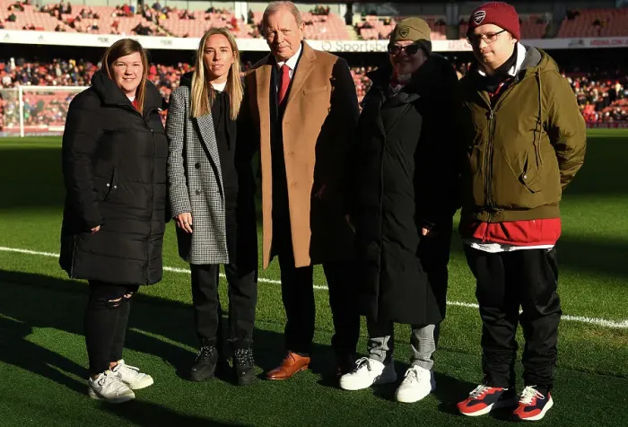 Framed Print : Arsenal Women's Team: Jordan Nobbs and Vic Akers Receive Awards against Chelsea in FA Women's Super League Match