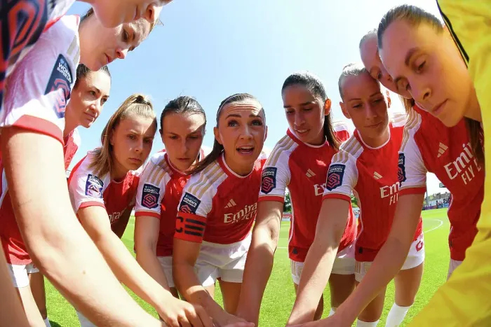 Framed Print : Arsenal Women's Team: Katie McCabe Delivers Pre-Match Team Talk vs. Aston Villa (FA Women's Super League, 2022-23)