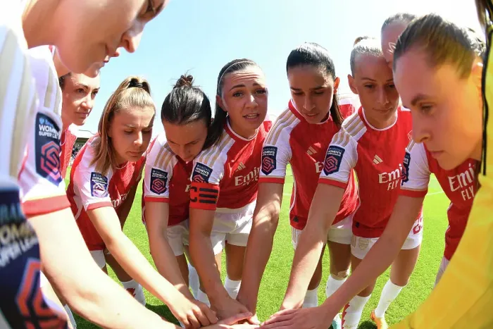 Framed Print : Arsenal Women's Team: Katie McCabe Fires Up Her Team Before Clash Against Aston Villa