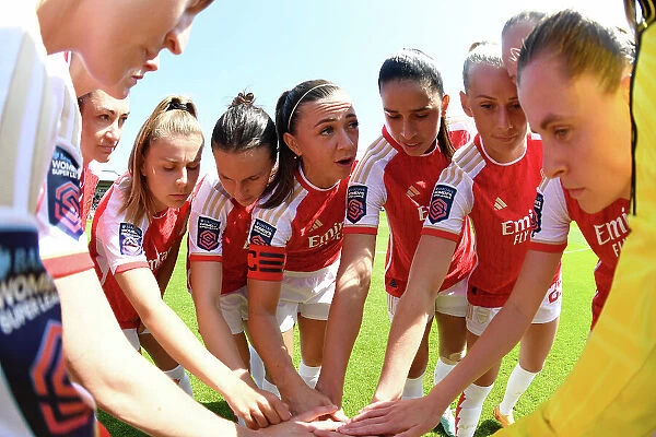 Arsenal Women's Team: Katie McCabe Rallies Players Before FA WSL Showdown with Aston Villa (2022-23)