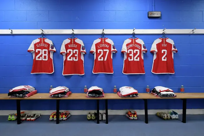Framed Print : Arsenal Women's Team: United in Focus before Reading's Conti Cup Showdown