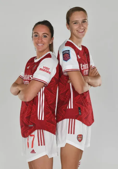 Framed Print : Arsenal Women's Team Unveiling: Evans and Miedema at 2020-21 Photocall Framed Print : Arsenal Women's Team Unveiling: Evans and Miedema at 2020-21 Photocall