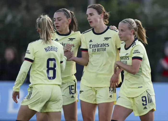 Framed Print : Arsenal Women's Triumph: Beth Mead and Team Rejoice in Double Goal Victory over Everton