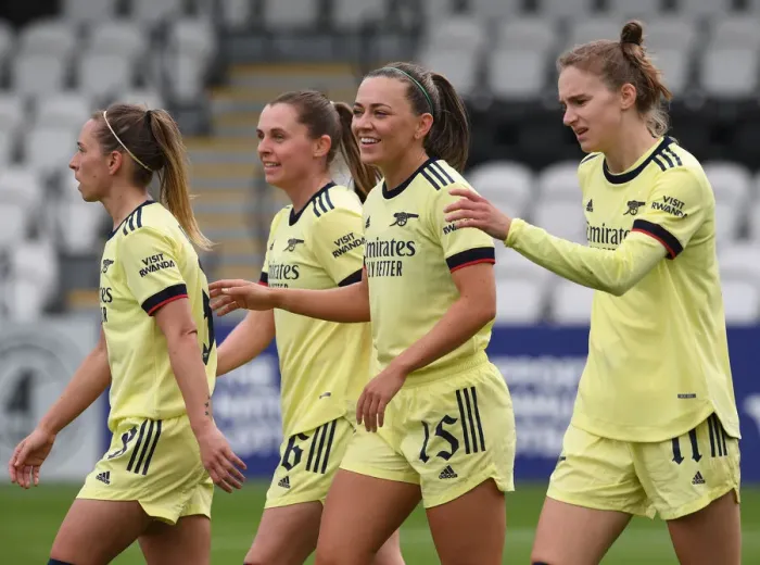 Framed Print : Arsenal Women's Unstoppable Force: Vivianne Miedema Scores Sixth Goal vs. Crystal Palace in FA Cup