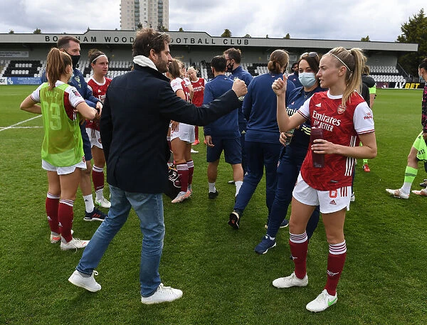 Arsenal Women's Victory: Montemurro and Williamson Celebrate Title-Winning Performance Against Aston Villa (FA WSL 2021)