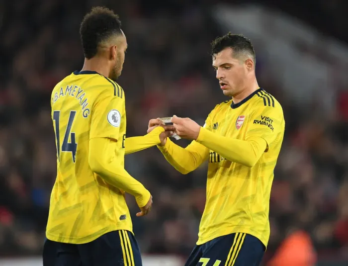 Framed Print : Arsenal: Xhaka Passes Captaincy to Aubameyang vs Sheffield United (2019-20) Framed Print : Arsenal: Xhaka Passes Captaincy to Aubameyang vs Sheffield United (2019-20)