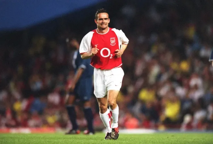 Framed Print : Arsenal XI v England XI. Martin Keowns Testimonial