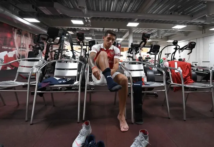 Framed Print : Arsenal's 2018 / 19 First Team: Lucas Torreira at the Photo Call