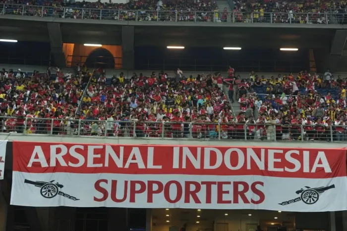 Framed Print : Arsenal's 4-0 Victory Celebration at Bukit Jalil Stadium, Malaysia, 2011 Framed Print : Arsenal's 4-0 Victory Celebration at Bukit Jalil Stadium, Malaysia, 2011