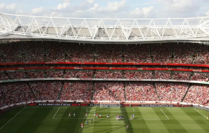 Framed Print : Arsenal's 4-1 Victory over Portsmouth at Emirates Stadium, Barclays Premier League, 2009