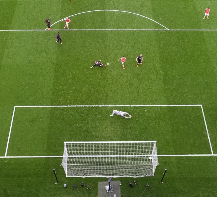 Framed Print : Arsenal's 4-Goal Rout of Liverpool: Olivier Giroud's Brace (April 2015) Framed Print : Arsenal's 4-Goal Rout of Liverpool: Olivier Giroud's Brace (April 2015)