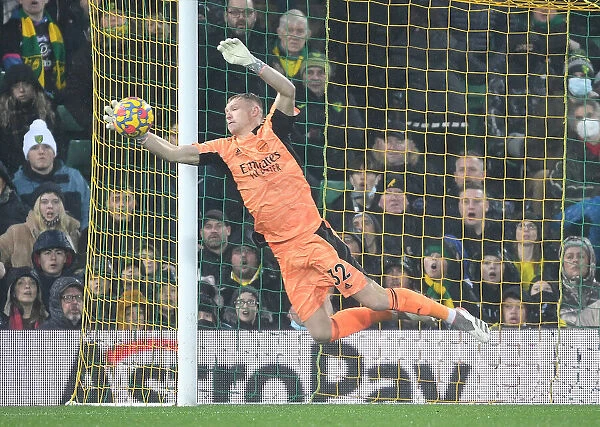 Arsenal's Aaron Ramsdale in Action: Norwich City vs Arsenal, Premier League 2021-22