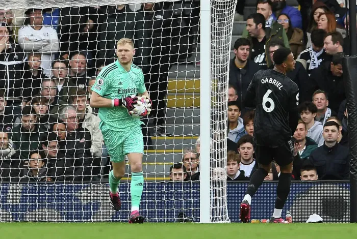 Framed Print : Arsenal's Aaron Ramsdale in Action: Fulham vs. Arsenal (2022-23)