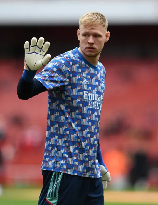 Framed Print : Arsenal's Aaron Ramsdale Before Arsenal vs Leicester City, Premier League 2021-22