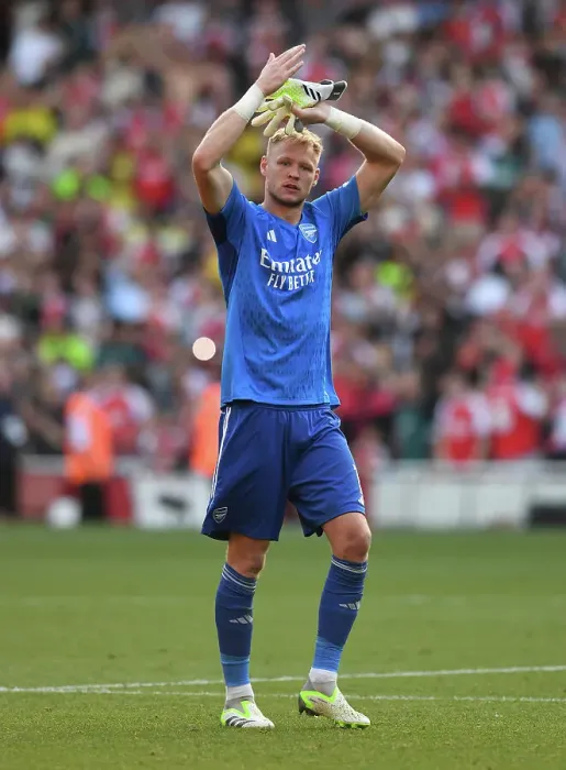 Framed Print : Arsenal's Aaron Ramsdale Celebrates with Fans after Arsenal vs Manchester United, 2023-24 Premier League