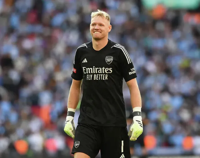 Framed Print : Arsenal's Aaron Ramsdale Faces Manchester City in FA Community Shield Showdown, 2023-24