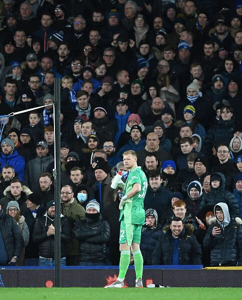 Arsenal's Aaron Ramsdale Faces Off in Intense Premier League Showdown Against Everton