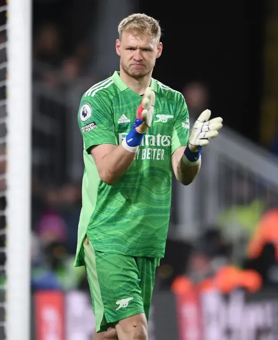 Framed Print : Arsenal's Aaron Ramsdale Faces Off in Intense Premier League Showdown vs. Wolverhampton Wanderers