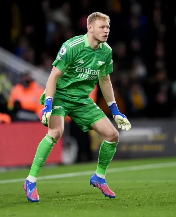 Framed Print : Arsenal's Aaron Ramsdale Faces Off in Intense Premier League Showdown Against Wolverhampton Wanderers