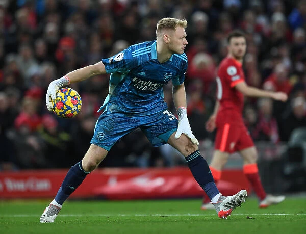 Arsenal's Aaron Ramsdale Faces Off Against Liverpool in Intense Premier League Clash (2021-22)