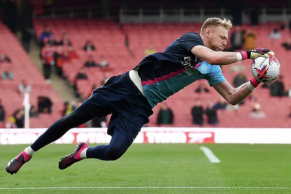 Arsenal's Aaron Ramsdale Gears Up for Arsenal v Southampton Clash (2022-23)