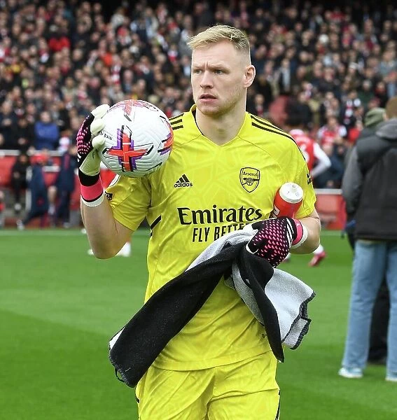 Arsenal's Aaron Ramsdale Gears Up for Arsenal v Crystal Palace Clash (2022-23)