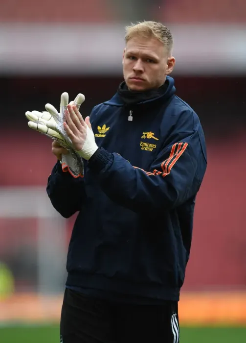 Framed Print : Arsenal's Aaron Ramsdale Gears Up for Arsenal vs. Southampton (2021-22)