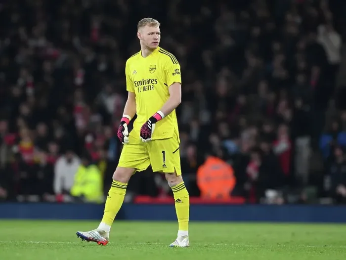Framed Print : Arsenal's Aaron Ramsdale Goes Head-to-Head with Manchester City in Premier League Battle