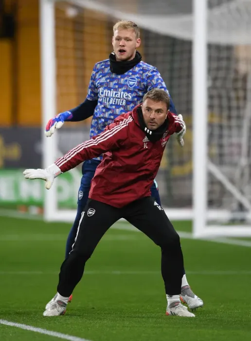 Framed Print : Arsenal's Aaron Ramsdale and Inaki Cana Prepare for Wolverhampton Wanderers Clash (Premier League 2021-22)