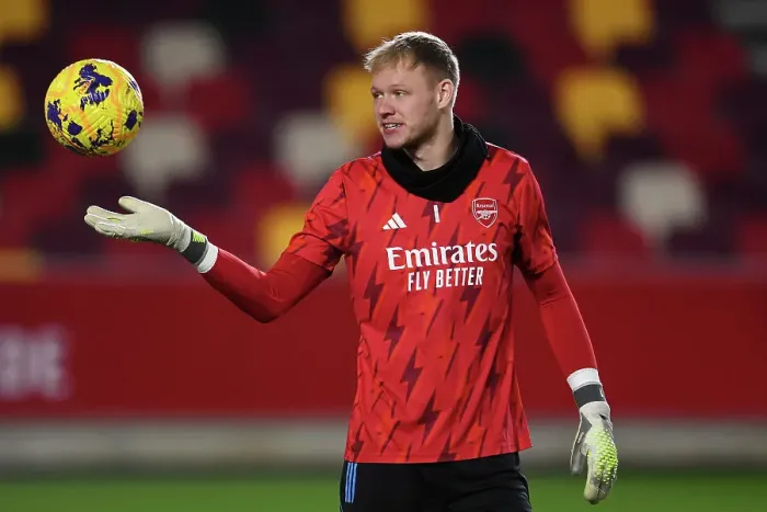 Framed Print : Arsenal's Aaron Ramsdale Prepares for Brentford Showdown in 2023-24 Premier League