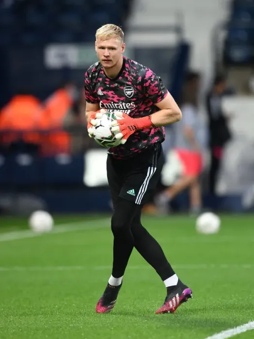 Framed Print : Arsenal's Aaron Ramsdale Prepares for Carabao Cup Battle against West Bromwich Albion