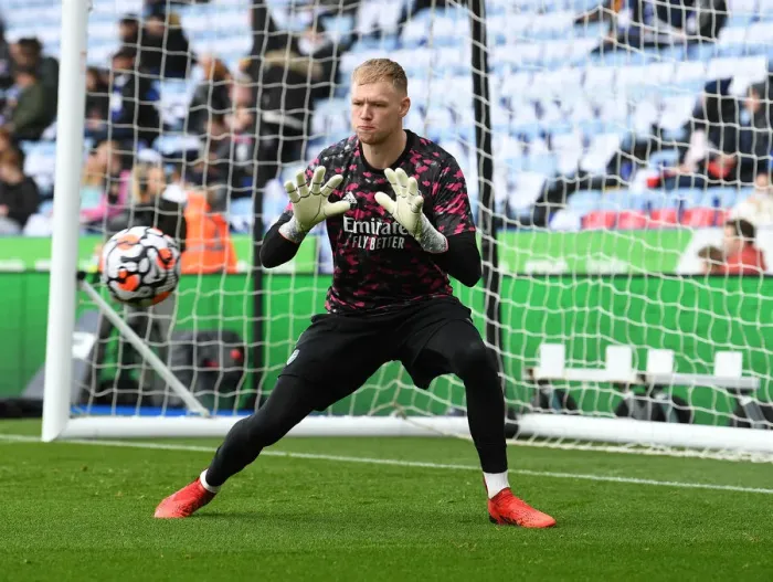 Framed Print : Arsenal's Aaron Ramsdale Prepares for Leicester Showdown in Premier League 2021-22