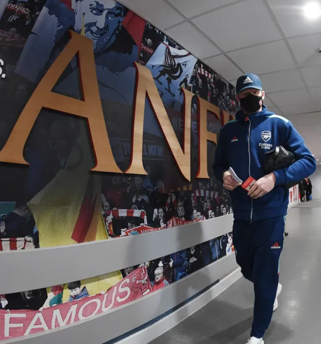 Framed Print : Arsenal's Aaron Ramsdale Prepares for Liverpool Showdown in Carabao Cup Semi-Final Framed Print : Arsenal's Aaron Ramsdale Prepares for Liverpool Showdown in Carabao Cup Semi-Final