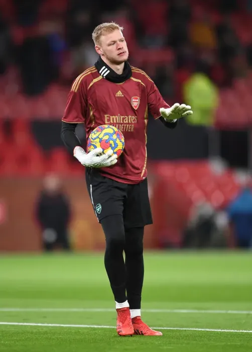 Framed Print : Arsenal's Aaron Ramsdale Prepares for Manchester United Clash in Premier League (December 2021) Framed Print : Arsenal's Aaron Ramsdale Prepares for Manchester United Clash in Premier League (December 2021)
