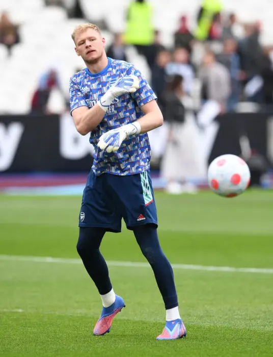 Framed Print : Arsenal's Aaron Ramsdale Prepares for West Ham Showdown in Premier League Battle
