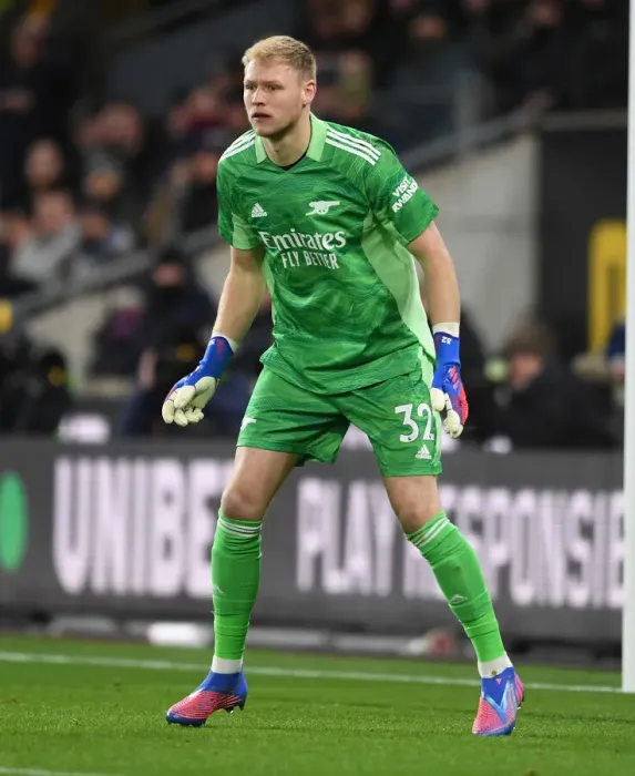 Framed Print : Arsenal's Aaron Ramsdale Stands Firm in Premier League Showdown vs. Wolverhampton Wanderers