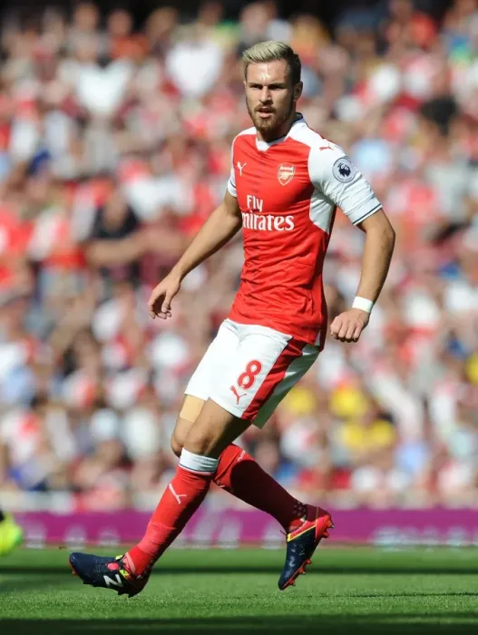 Framed Print : Arsenal's Aaron Ramsey in Action Against Liverpool (2016-17) at the Emirates Stadium Framed Print : Arsenal's Aaron Ramsey in Action Against Liverpool (2016-17) at the Emirates Stadium