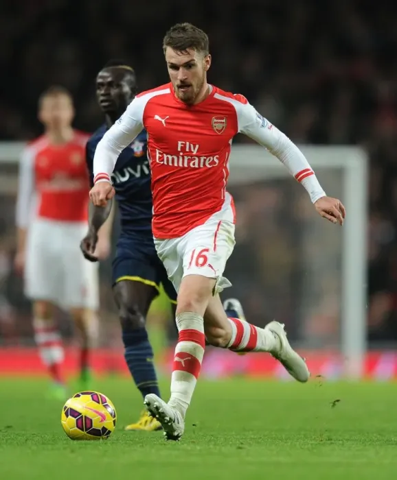 Framed Print : Arsenal's Aaron Ramsey in Action against Southampton (2014-15)