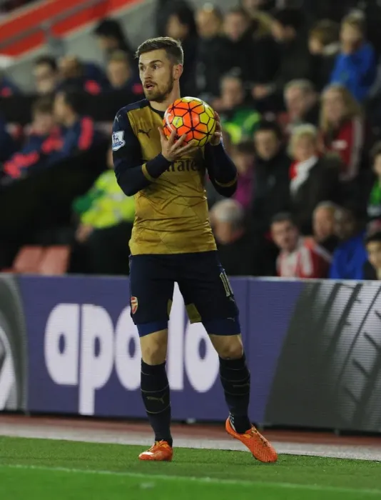 Framed Print : Arsenal's Aaron Ramsey in Action: Southampton vs Arsenal (Premier League 2015-16) Framed Print : Arsenal's Aaron Ramsey in Action: Southampton vs Arsenal (Premier League 2015-16)