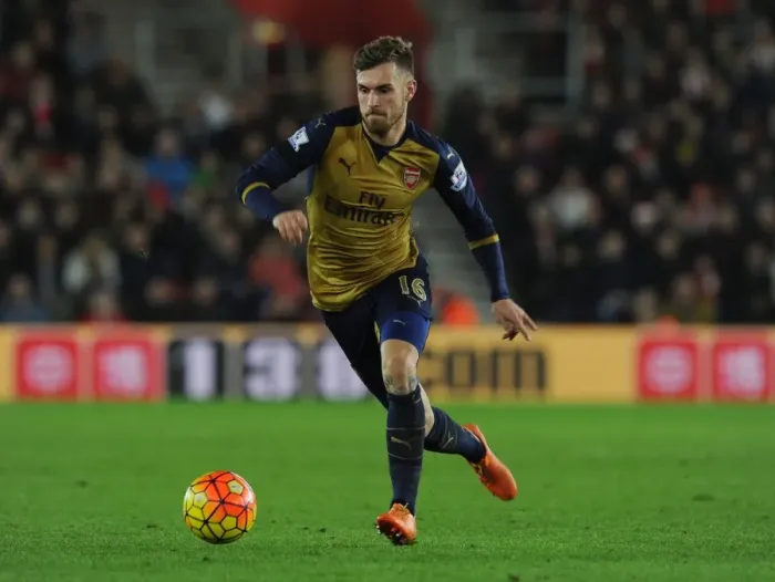 Framed Print : Arsenal's Aaron Ramsey in Action: Southampton vs Arsenal (Premier League 2015-16)
