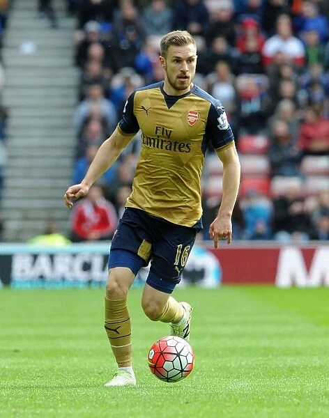 Arsenal's Aaron Ramsey in Action: Sunderland vs Arsenal (Premier League 2015-16)