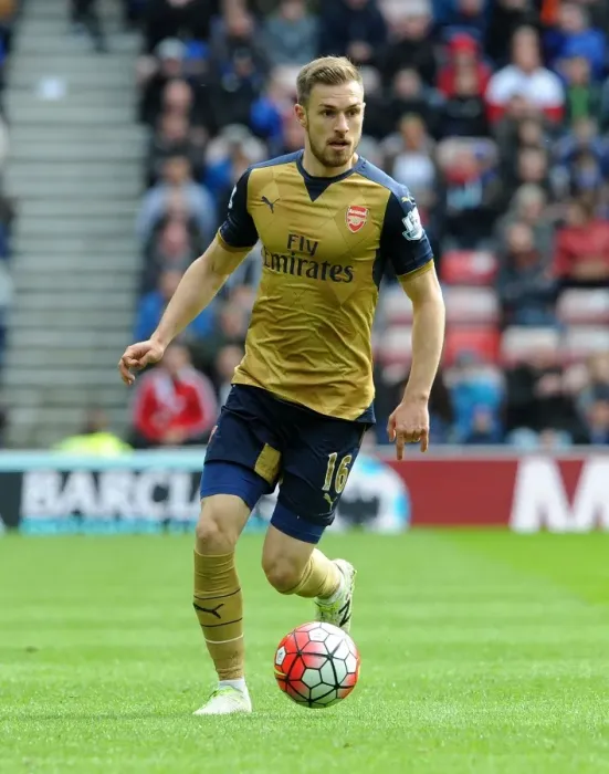 Framed Print : Arsenal's Aaron Ramsey in Action: Sunderland vs Arsenal (Premier League 2015-16)