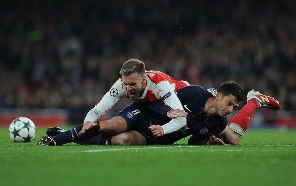 Arsenal's Aaron Ramsey Foul by Thiago Motta in 2016-17 Champions League Clash